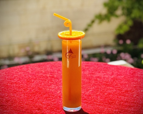 آبمیوه طبیعی پرتغال